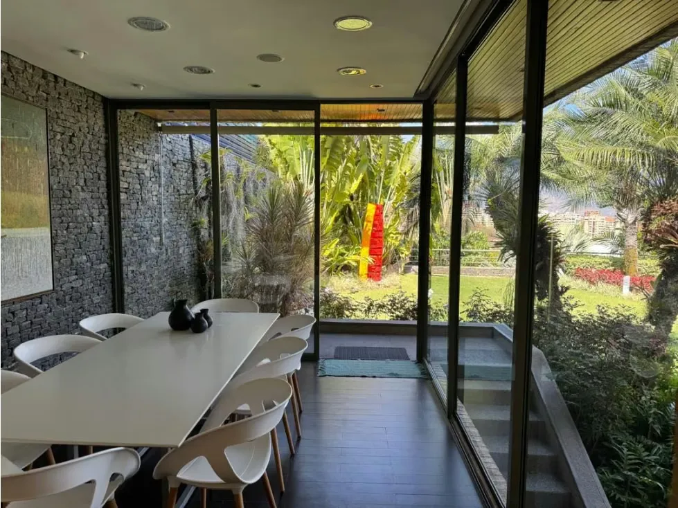 Vendo casa c/vista al Ávila 1330m2 Mirador de Los Campitos 0969 - 18