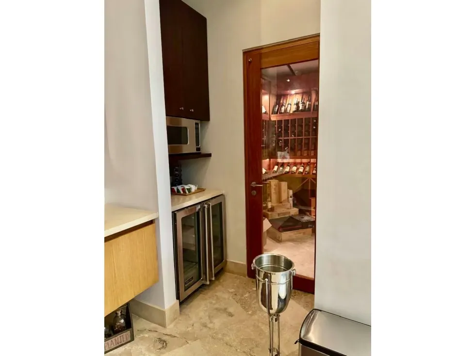 Vendo casa c/vista al Ávila 1330m2 Mirador de Los Campitos 0969 - 25