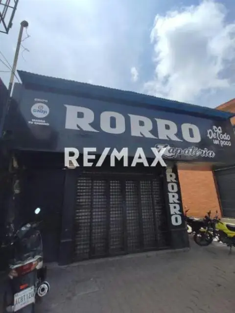 LOCAL EN ALQUILER - Puerto Cabello en Av Bolivar muy cerca del Malecon