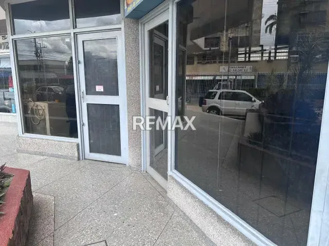 ALQUILO LOCAL COMERCIAL C.C. CARONI ACARIGUA