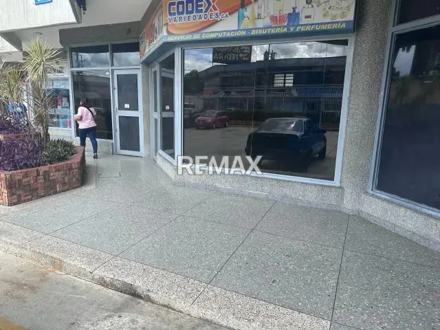 ALQUILO LOCAL COMERCIAL C.C. CARONI ACARIGUA - 3