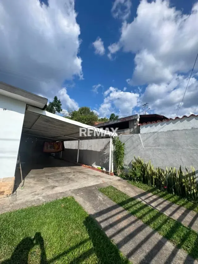 HERMOSA CASA EN CARVAJAL CERCA DE LA UVM, URB PACHECO - 9
