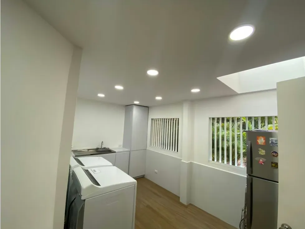 Apartamento Planta Baja en Venta en Country Club Caracas OPORTUNIDAD - 12