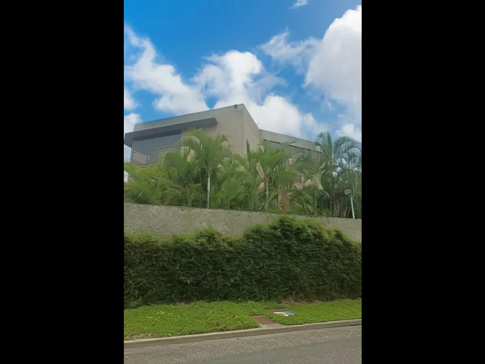 Apartamento Planta Baja en Venta en Country Club Caracas OPORTUNIDAD - 18