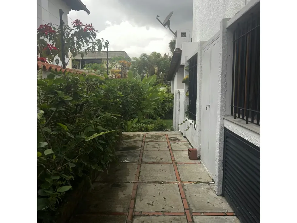 Casa en venta en Lomas de la Lagunita bien mantenida - 2