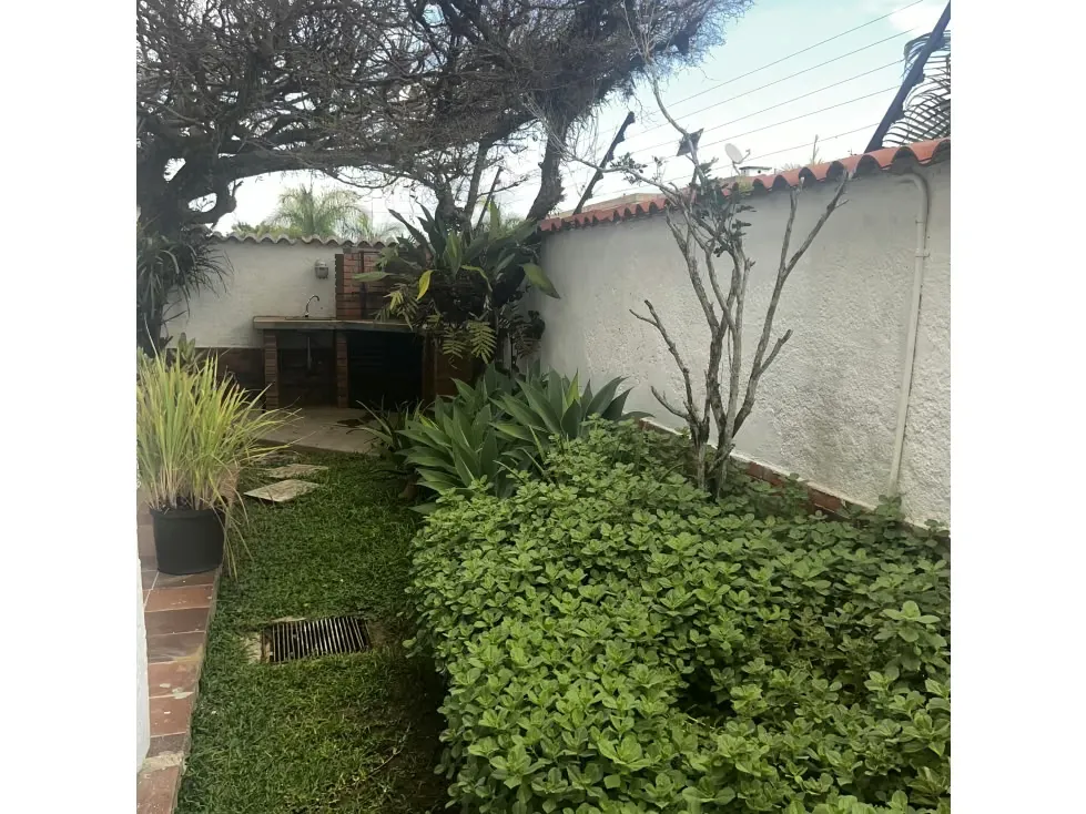 Casa en venta en Lomas de la Lagunita bien mantenida - 3
