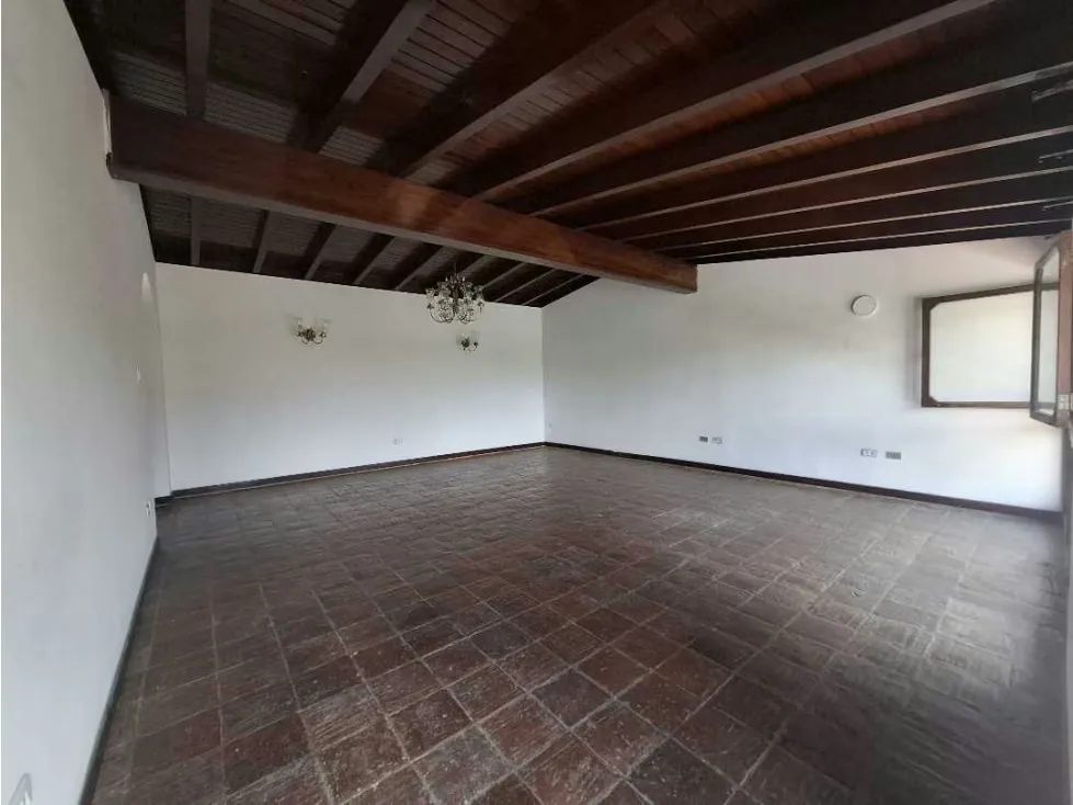 VENTA CASA EN PRADOS DEL ESTE