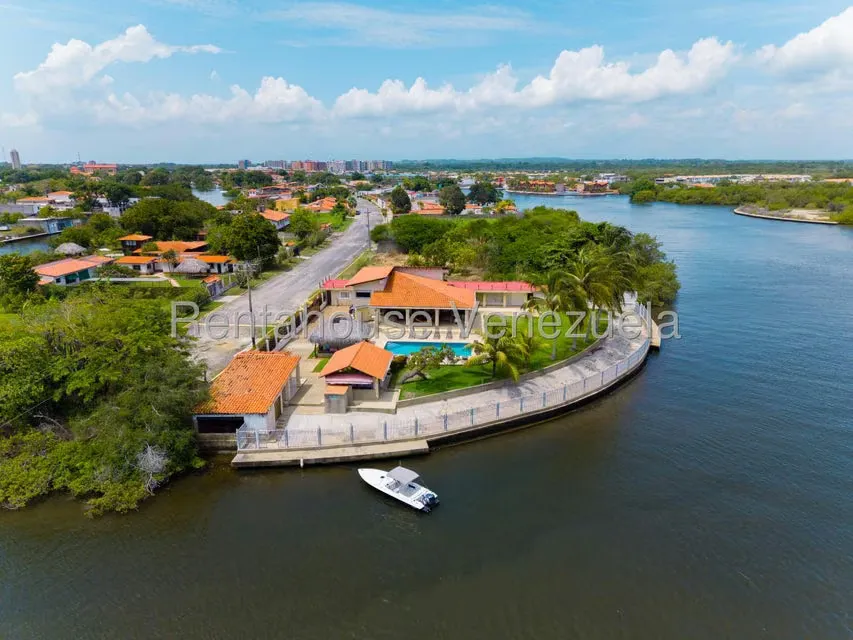 Casa (Duplex) en Venta en Ciudad Balneario Higuerote, Miranda - 3