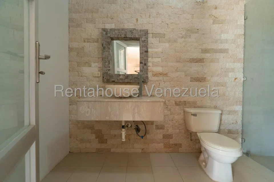 Casa (Duplex) en Venta en Ciudad Balneario Higuerote, Miranda - 29