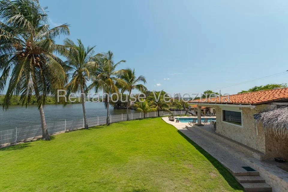 Casa (Duplex) en Venta en Ciudad Balneario Higuerote, Miranda - 44