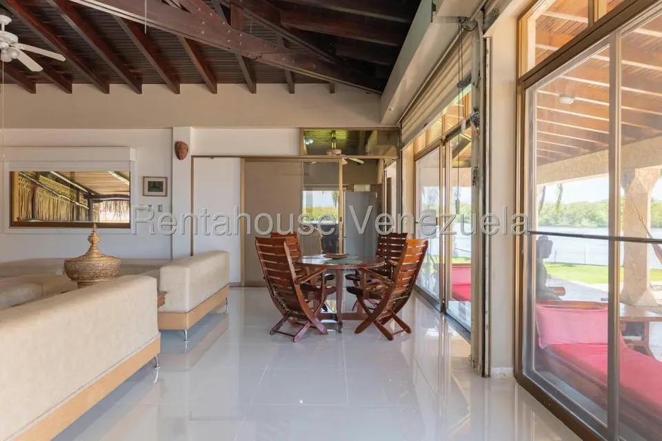 Casa (Duplex) en Venta en Ciudad Balneario Higuerote, Miranda - 48