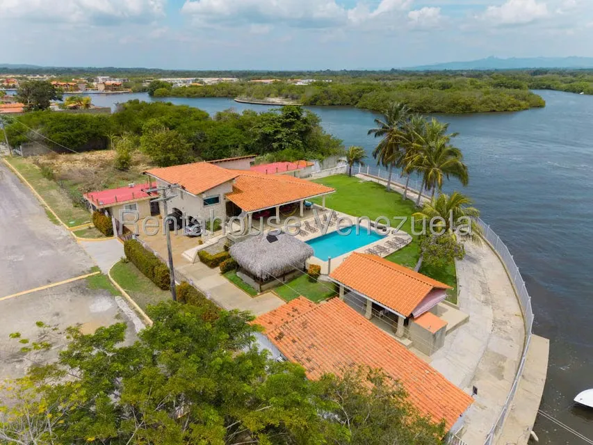 Casa (Duplex) en Venta en Ciudad Balneario Higuerote, Miranda - 8