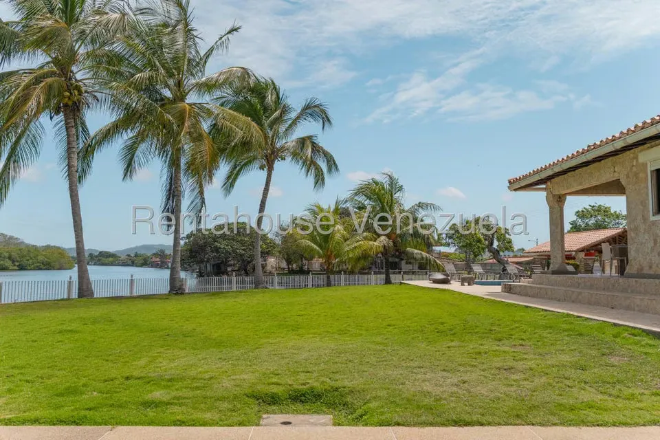 Casa (Duplex) en Venta en Ciudad Balneario Higuerote, Miranda - 74