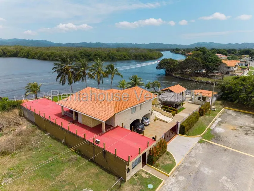 Casa (Duplex) en Venta en Ciudad Balneario Higuerote, Miranda - 9