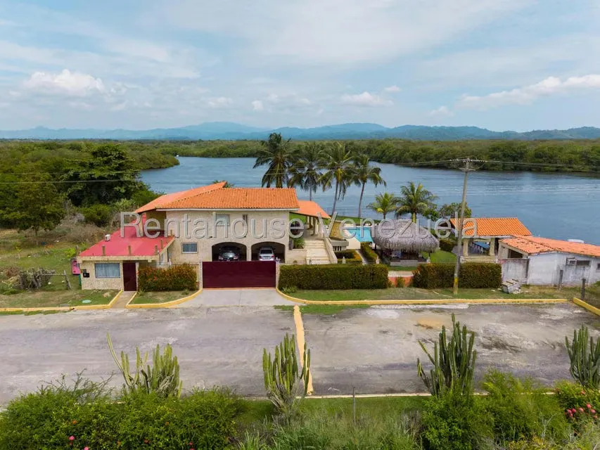 Casa (Duplex) en Venta en Ciudad Balneario Higuerote, Miranda - 10