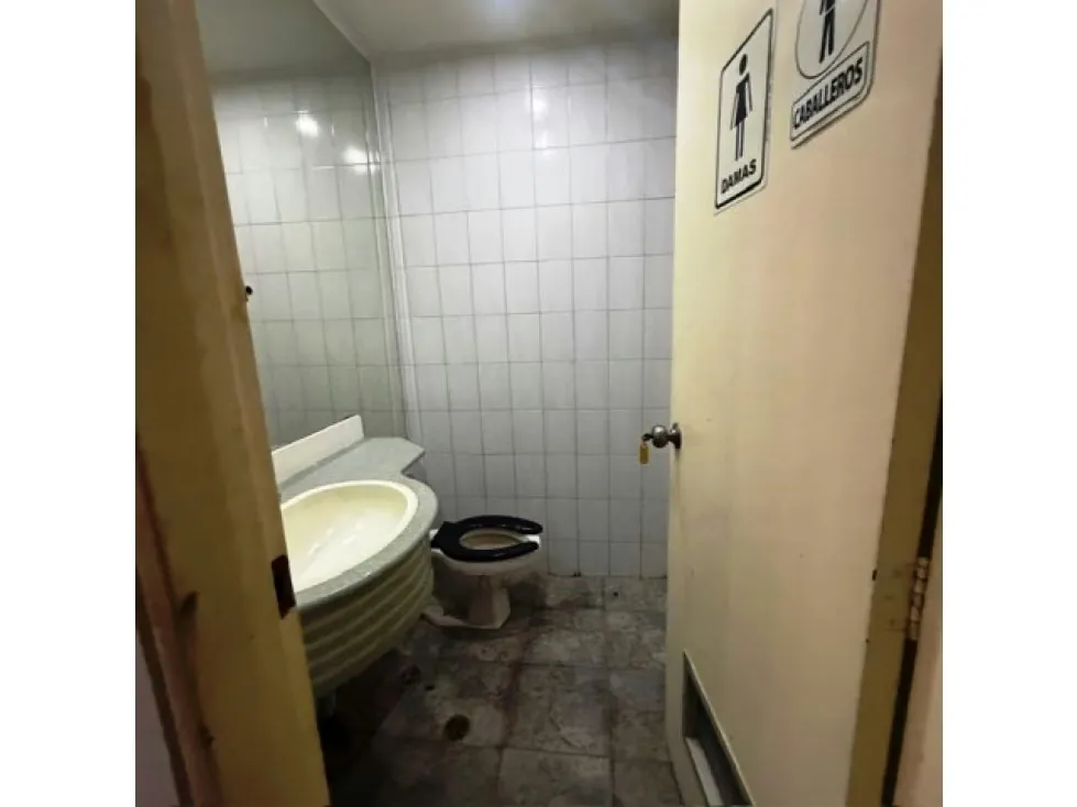 Vendo local comercial 215m2 La Urbina 3411 - 11
