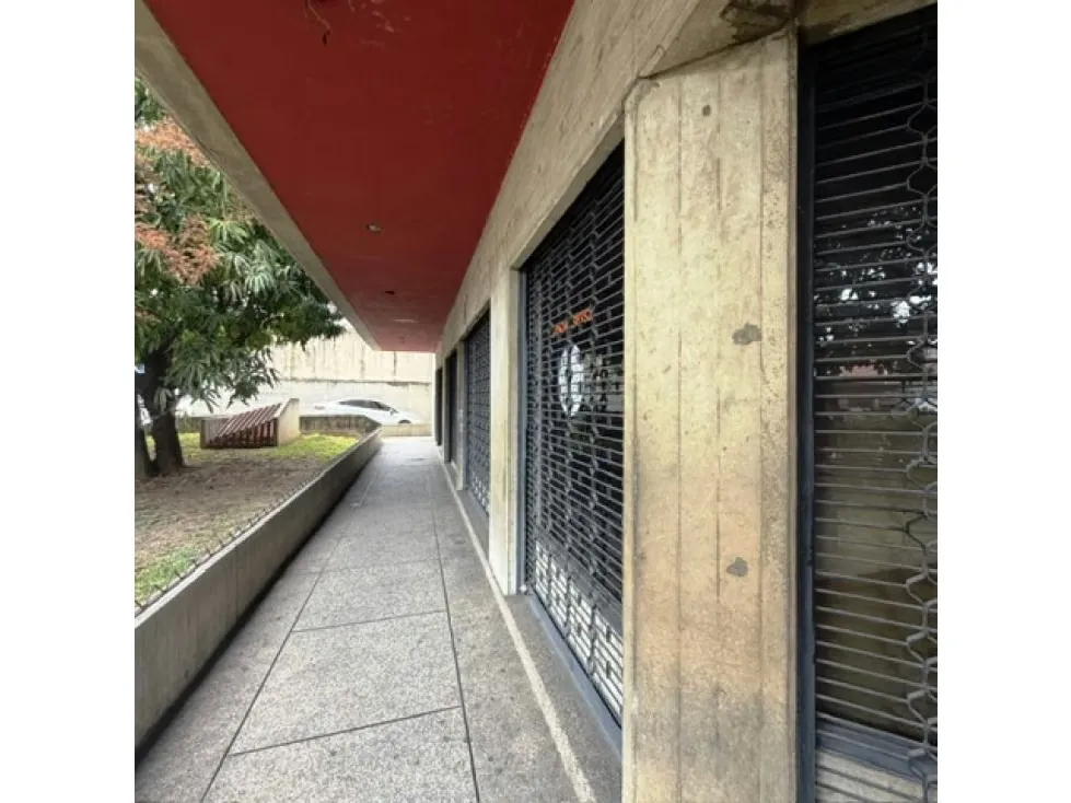 Vendo local comercial 215m2 La Urbina 3411 - 4