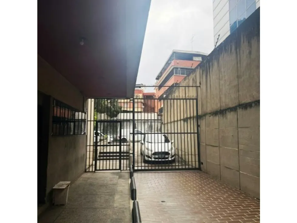 Vendo local comercial 215m2 La Urbina 3411 - 9