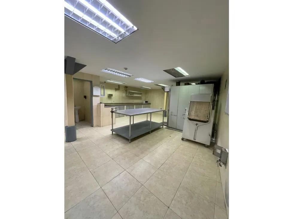 Edificio en venta - La Guaira - 24