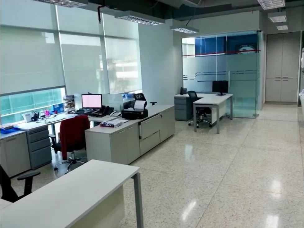 Se vende oficina 228M2/4b/Boleita norte/ - 4