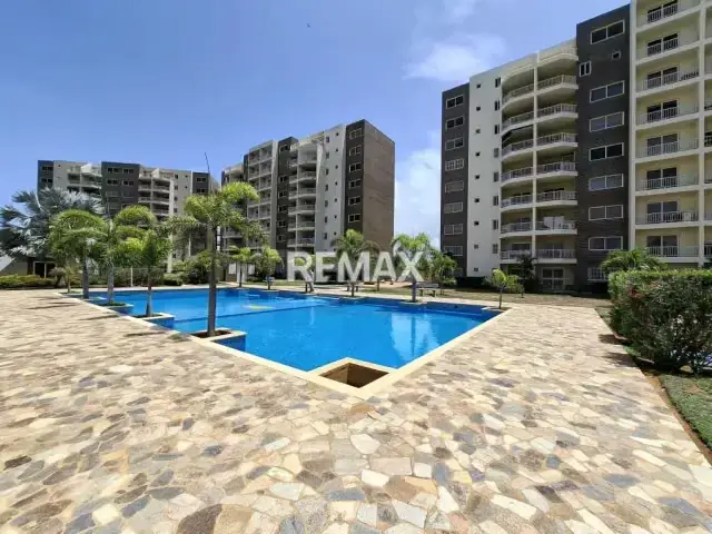 EN ALQUILER ACOGEDOR APARTAMENTO, RESIDENCIAS CARENERO, URB. COSTA AZUL, ISLA DE MARGARITA.