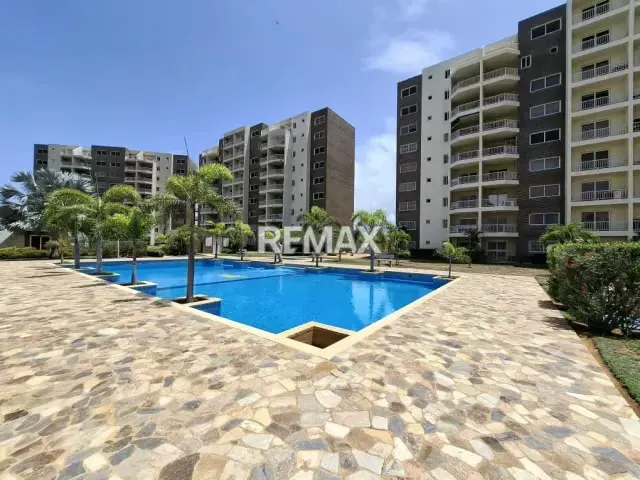 EN ALQUILER ACOGEDOR APARTAMENTO, RESIDENCIAS CARENERO, URB. COSTA AZUL, ISLA DE MARGARITA.