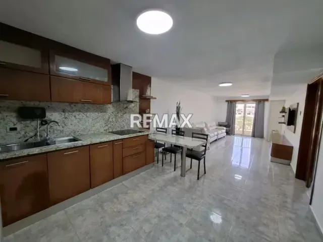 EN ALQUILER ACOGEDOR APARTAMENTO, RESIDENCIAS CARENERO, URB. COSTA AZUL, ISLA DE MARGARITA. - 2