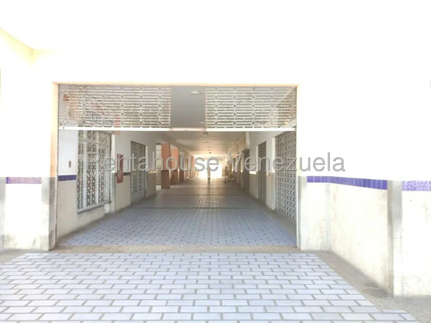 Local Comercial en Venta en La Costanera, Miranda - 15
