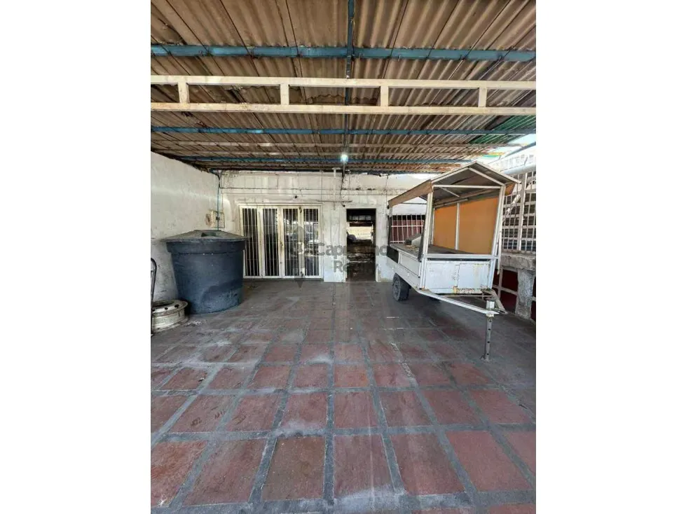 Se Vende Local-Galpón en Maracay Aragua - 2