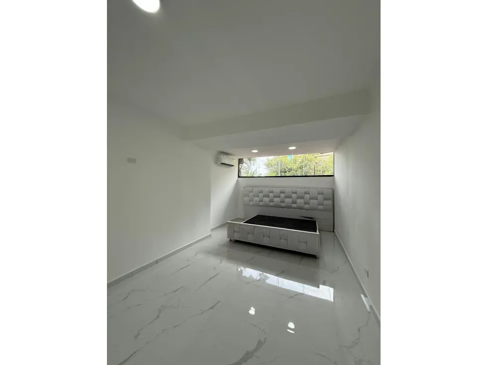 SE VENDE PLANTA BAJA EN CAURIMARE - 5