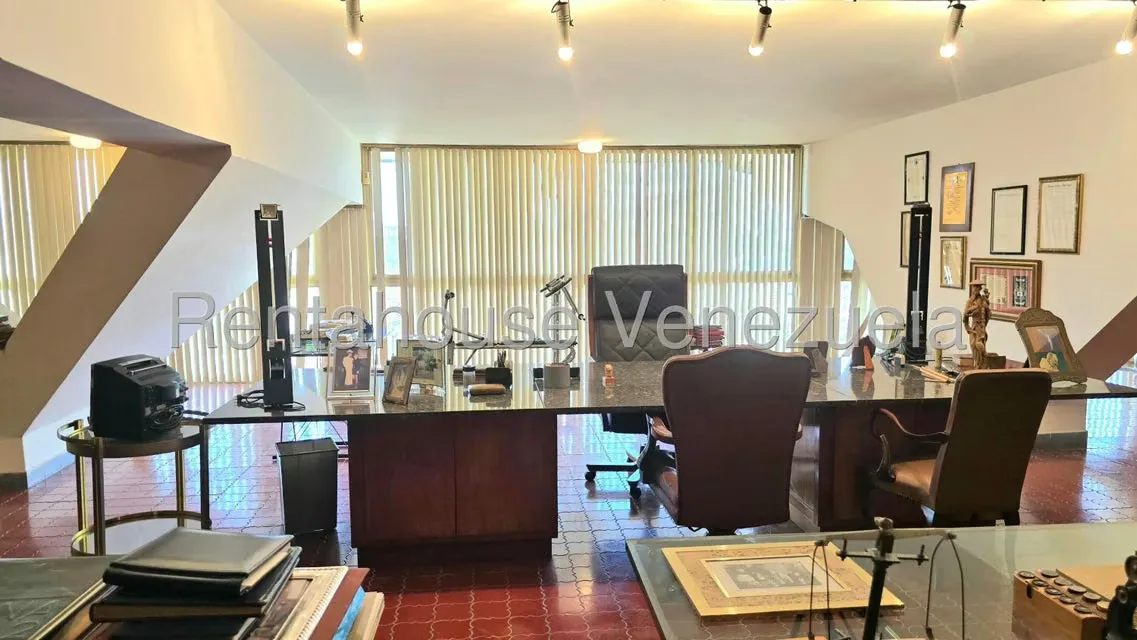 Casa (Multipes Niveles) en Venta en Colinas de Los Chaguaramos, Distrito Metropolitano - 22