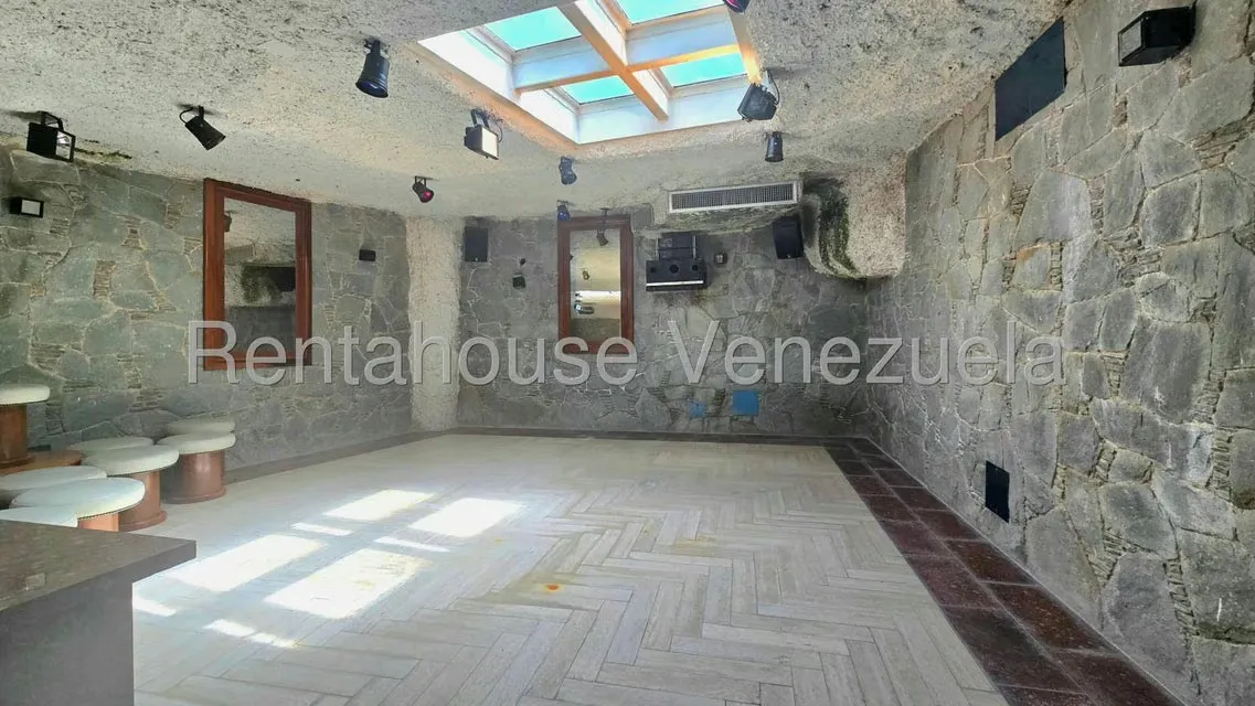 Casa (Multipes Niveles) en Venta en Colinas de Los Chaguaramos, Distrito Metropolitano - 27