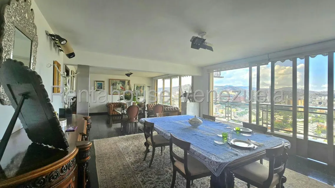 Casa (Multipes Niveles) en Venta en Colinas de Los Chaguaramos, Distrito Metropolitano - 9