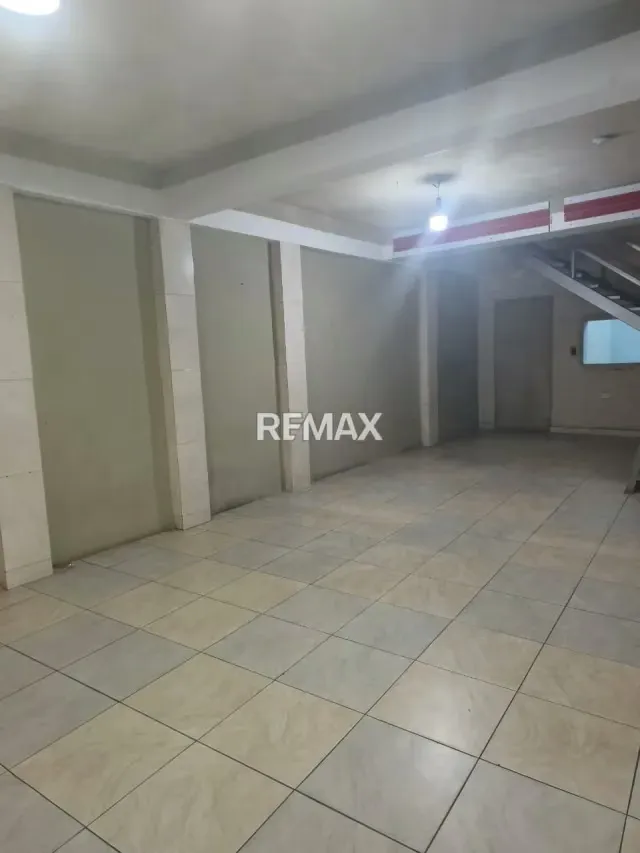 LOCAL COMERCIAL EN ALQUILER - 12