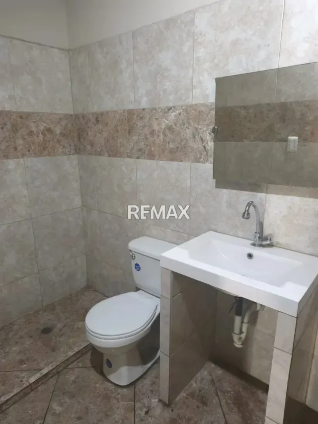 LOCAL COMERCIAL EN ALQUILER - 8