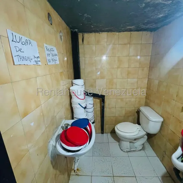 Local Comercial en Alquiler en Sabana Grande, Distrito Metropolitano - 11