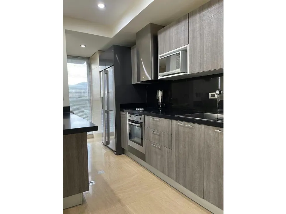 Se alquila apartamento 96m2 2H/2B/2P Campo Alegre - 9