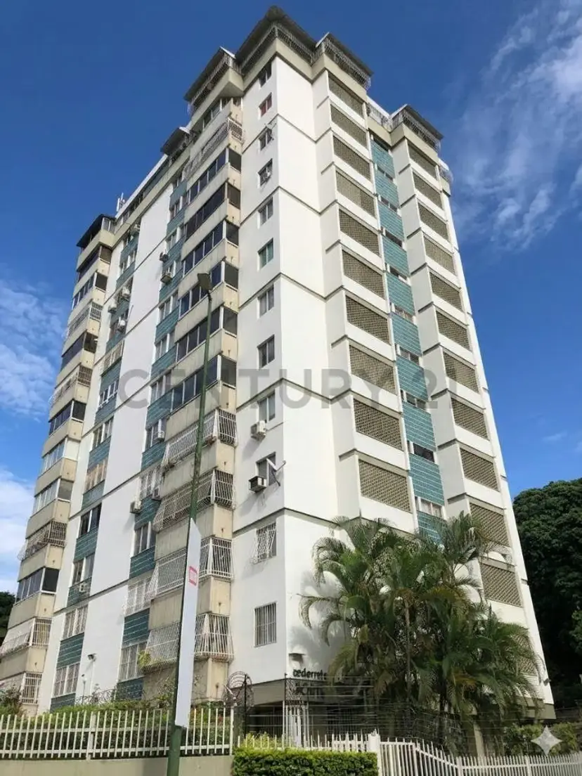 HA-PENT HOUSE de oportunidad, Urb. El Marqués, excelente ubicación Av. Sanz