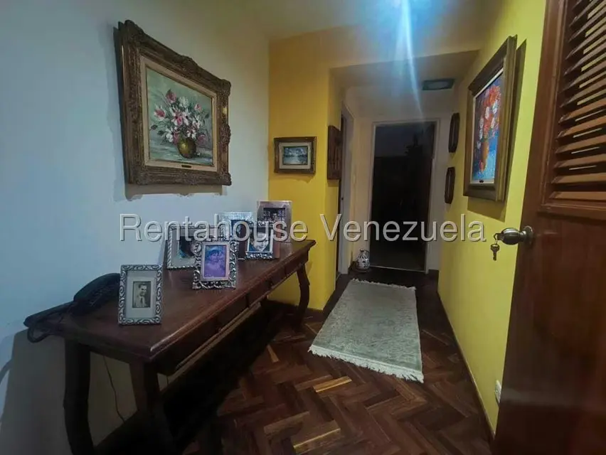 Apartamento (1 Nivel) en Venta en Prados del Este, Distrito Metropolitano - 16