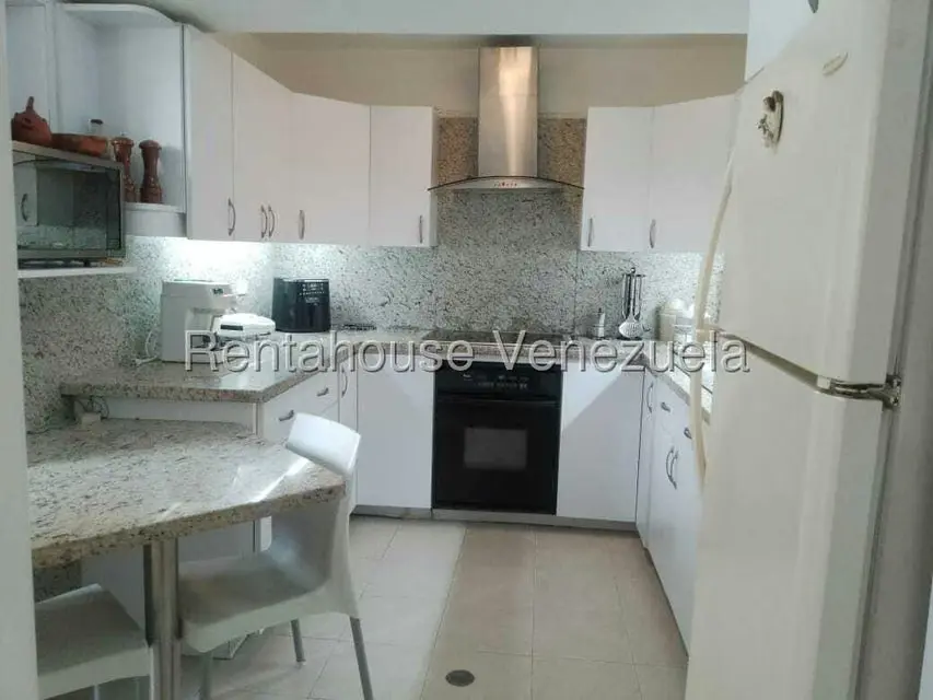 Apartamento (1 Nivel) en Venta en Prados del Este, Distrito Metropolitano - 25