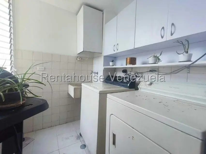 Apartamento (1 Nivel) en Venta en Prados del Este, Distrito Metropolitano - 32