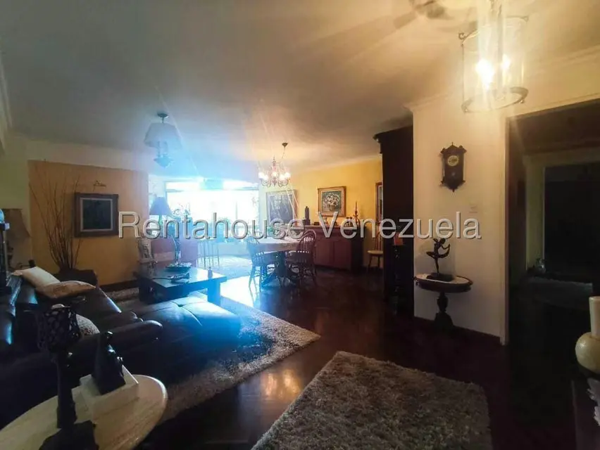Apartamento (1 Nivel) en Venta en Prados del Este, Distrito Metropolitano - 47