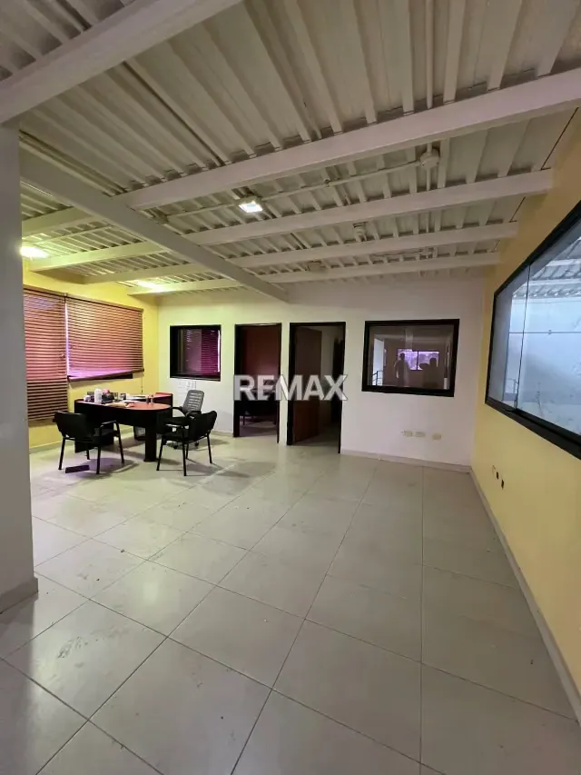 Excelente oportunidad de inversión industrial comercial en la Zona Industrial de Acarigua - 7