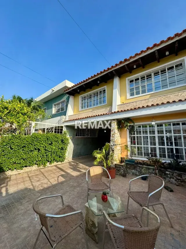 TOWNHOUSE EN ALQUILER URBANIZACIÓN LAGO MAR BEACH - 2