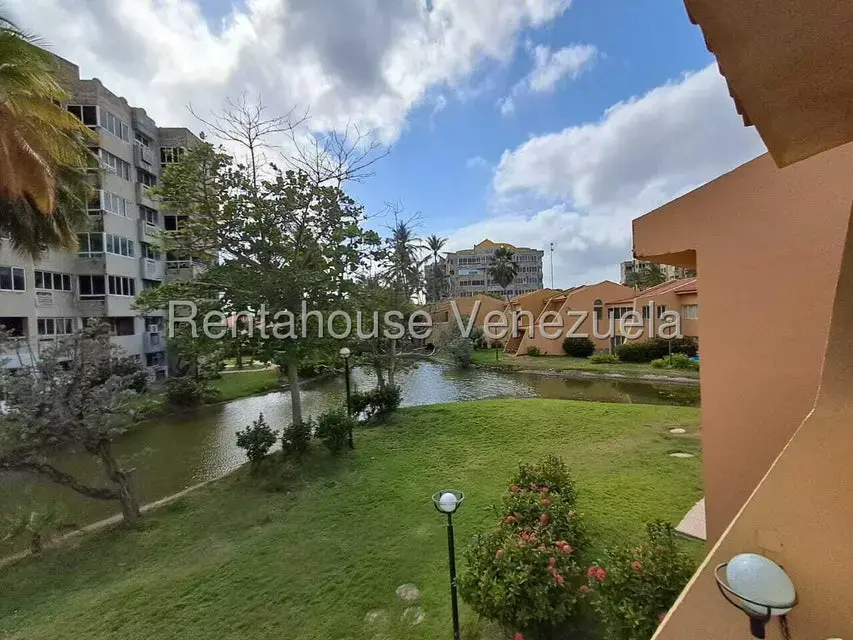 Townhouse (Duplex) en Venta en Tucacas, Falcon - 46