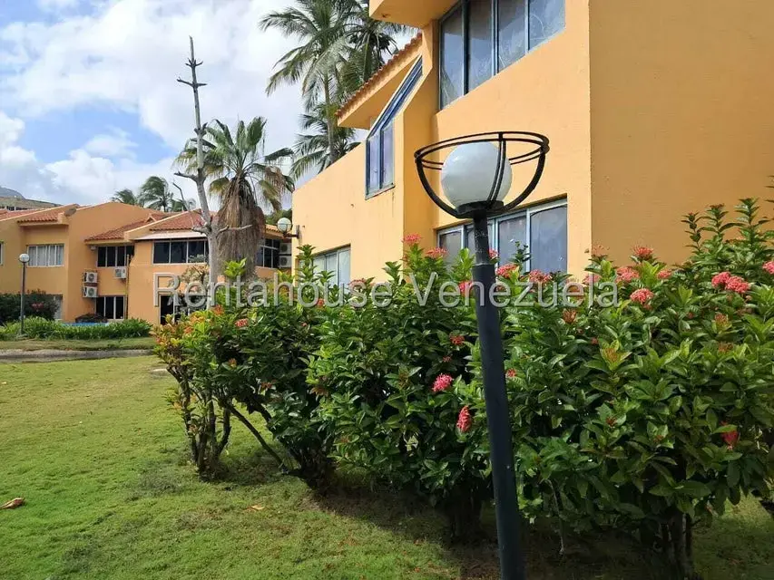 Townhouse (Duplex) en Venta en Tucacas, Falcon - 52