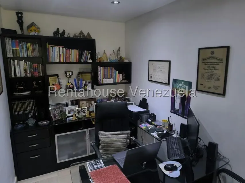 Apartamento (Duplex) en Venta en Lomas del Sol, Distrito Metropolitano - 12