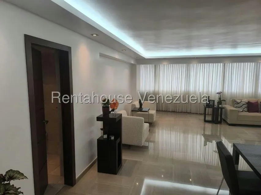 Apartamento (Duplex) en Venta en Lomas del Sol, Distrito Metropolitano - 2