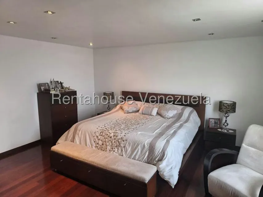 Apartamento (Duplex) en Venta en Lomas del Sol, Distrito Metropolitano - 33