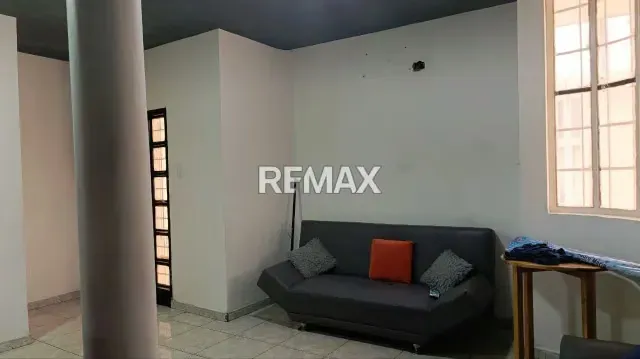 CASA EN VENTA, UBICADA EN LA URBANIZACION COROMOTO A 2 CUADRAS DE LA AVENIDA PRINCIPAL - 11